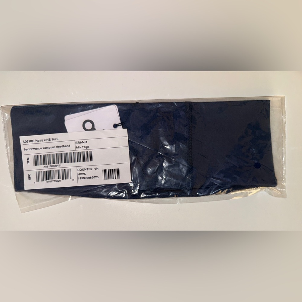 Alo Performance Conquer Headband - Picture 3 of 7